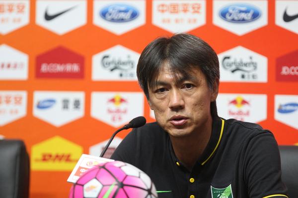 本轮西甲，赫塔费3-0完胜塞维利亚，格林伍德点射破门并有一次助攻，他的助攻和进球还分别是用左右脚完成，再次展现了双足能力。